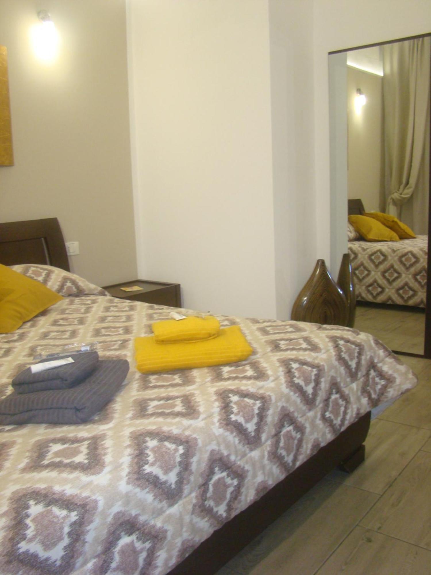 Exclusive House In The Center Apartment Catania Exterior photo